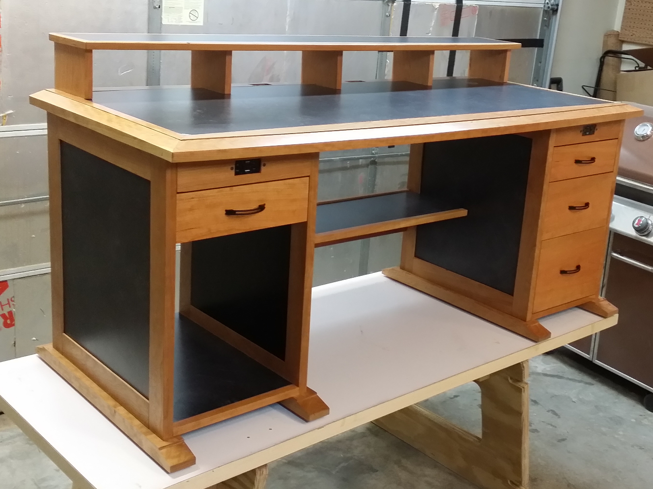 Woodworking ultimate computer desk plans PDF Free Download